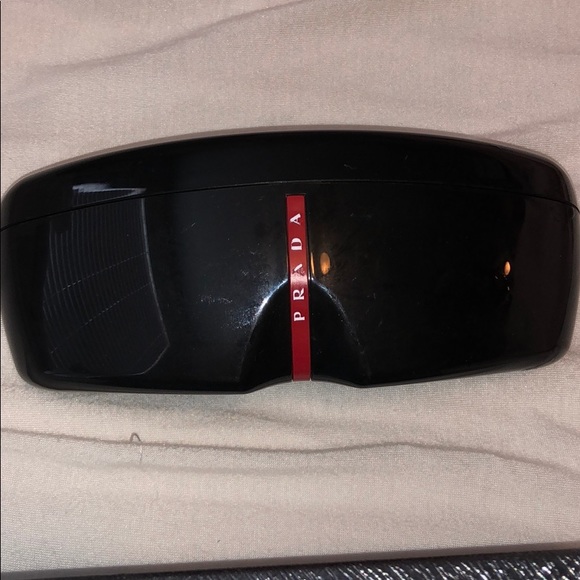 Prada sunglasses - Picture 5 of 6